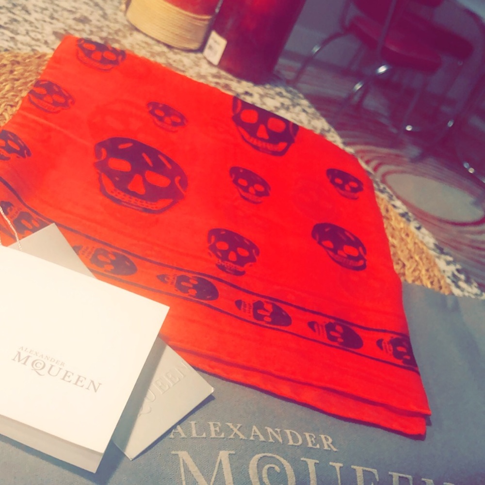Alexandra McQueen scarf - New (Never used)